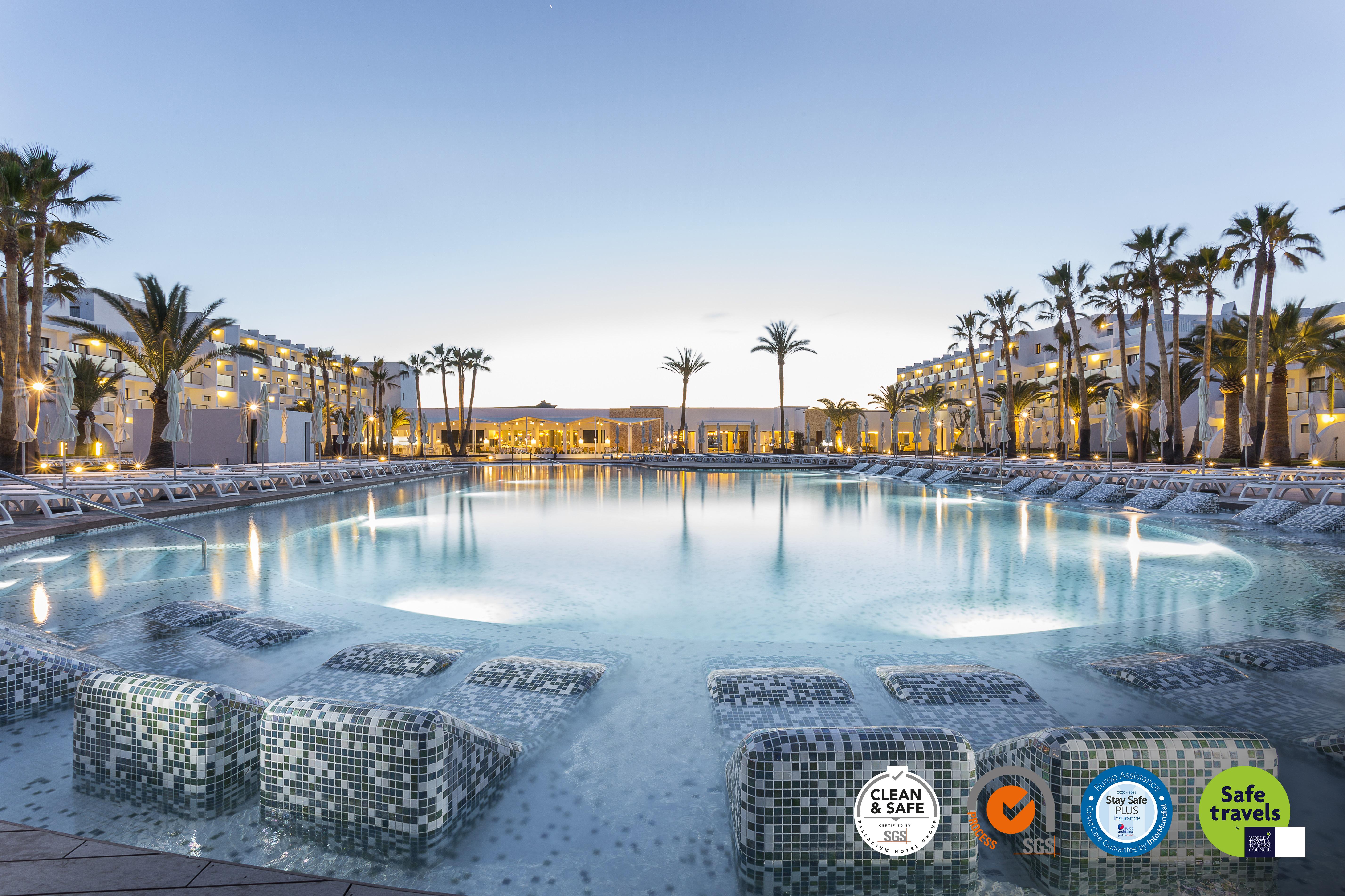 Grand Palladium White Island Resort & Spa Playa d'en Bossa Exteriér fotografie