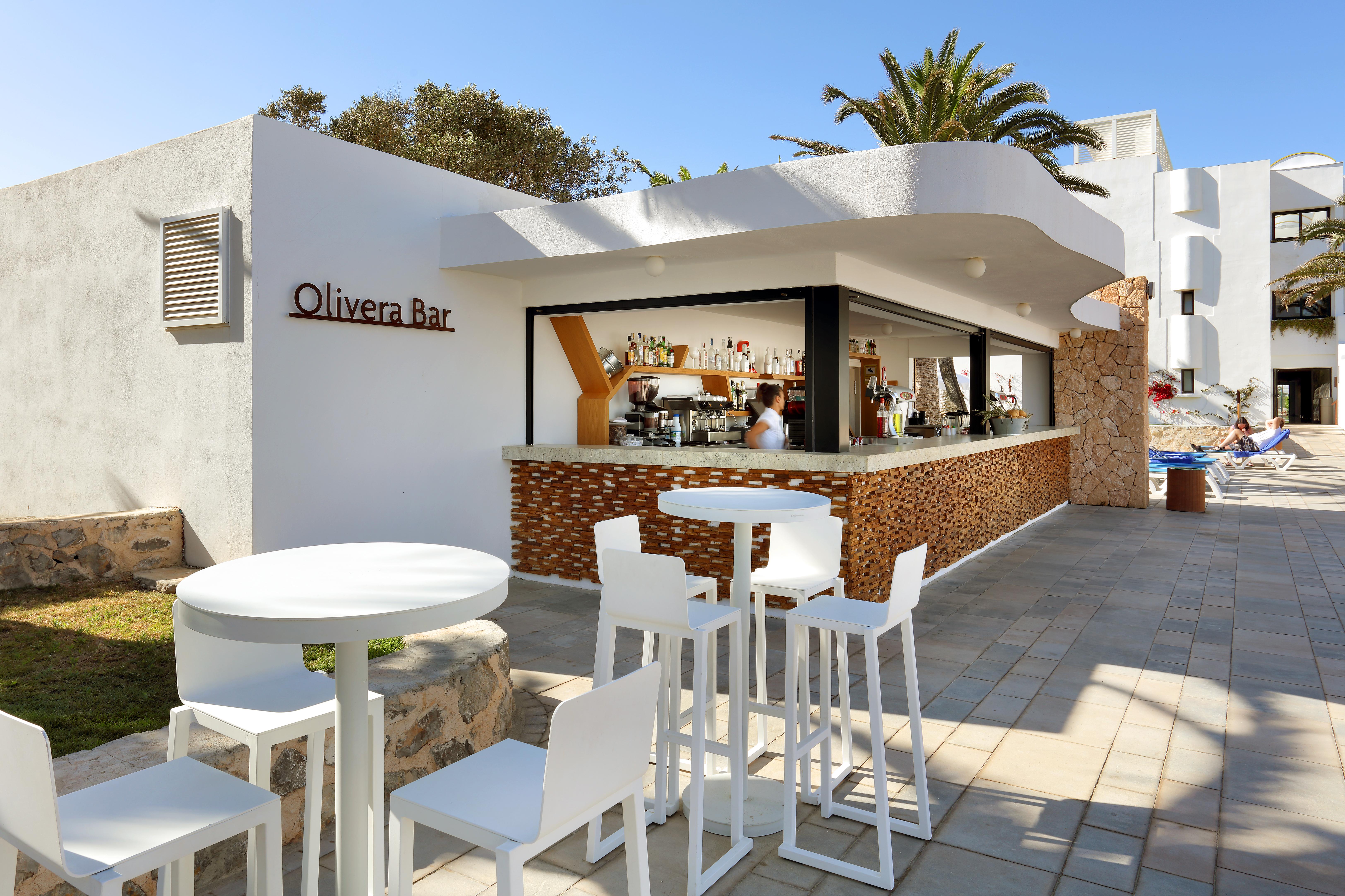 Grand Palladium White Island Resort & Spa Playa d'en Bossa Exteriér fotografie The Olivera Bar