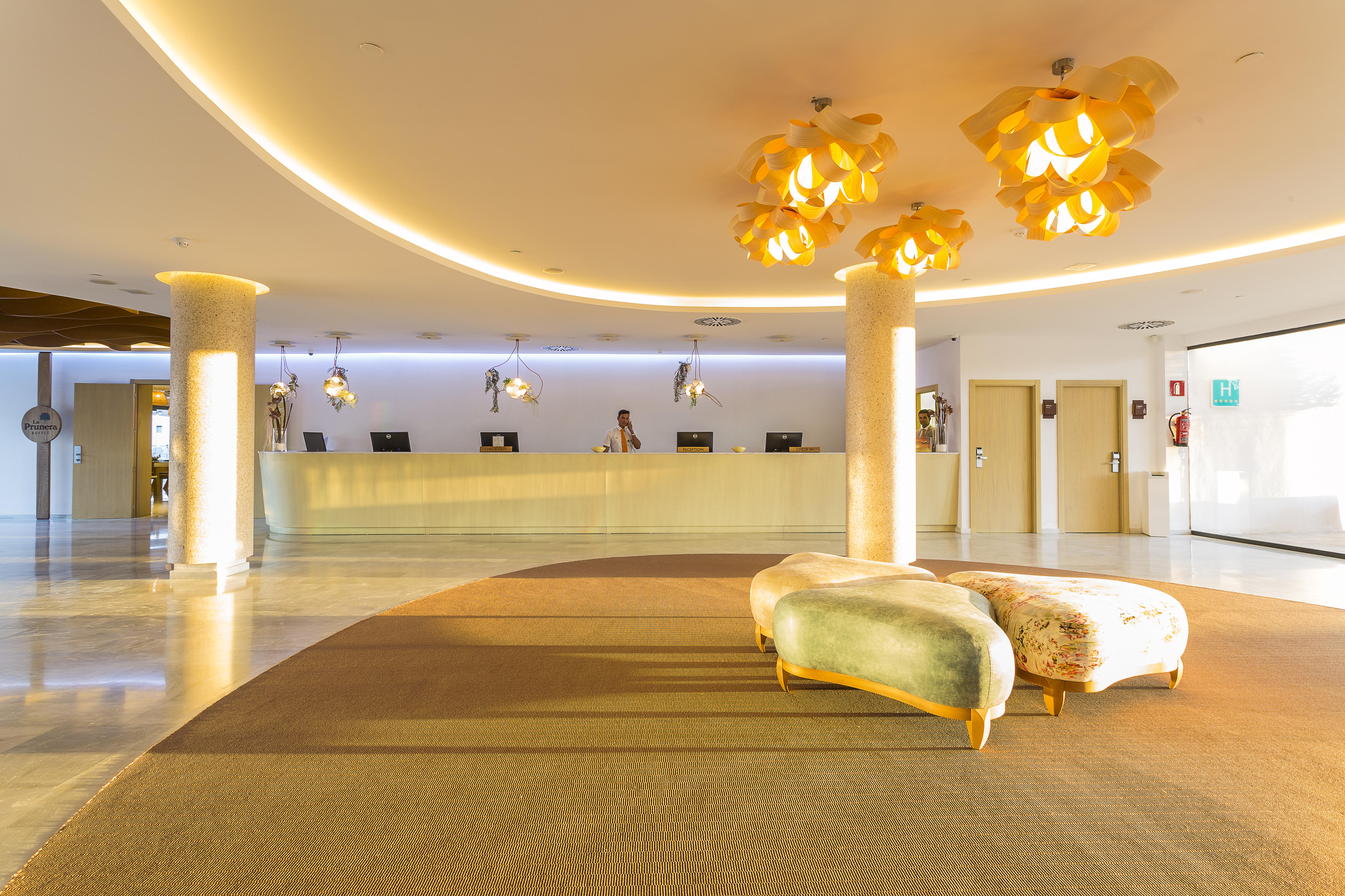 Grand Palladium White Island Resort & Spa Playa d'en Bossa Exteriér fotografie Lobby