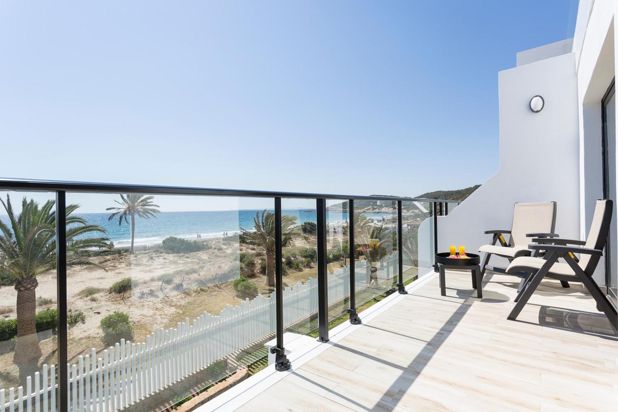Grand Palladium White Island Resort & Spa Playa d'en Bossa Exteriér fotografie A balcony